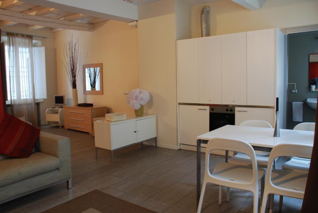 Agorà Residenza 3* Mantova